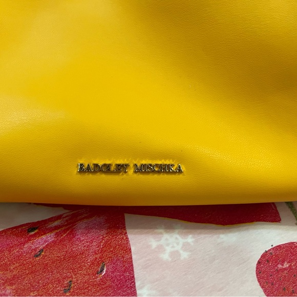 Badgley Mischka Yellow Shoulder Bag with Metallic Hardware - Picture 2 of 12